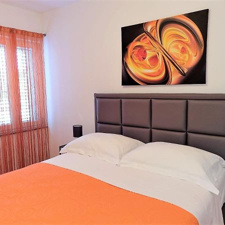 Villa Pino With Pool, Sauna & Jacuzzi Petrcane Exterior foto