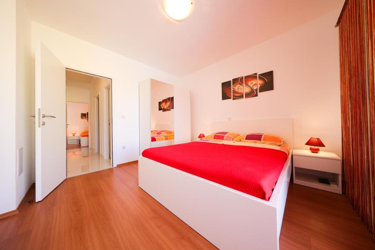Villa Pino With Pool, Sauna & Jacuzzi Petrcane Exterior foto