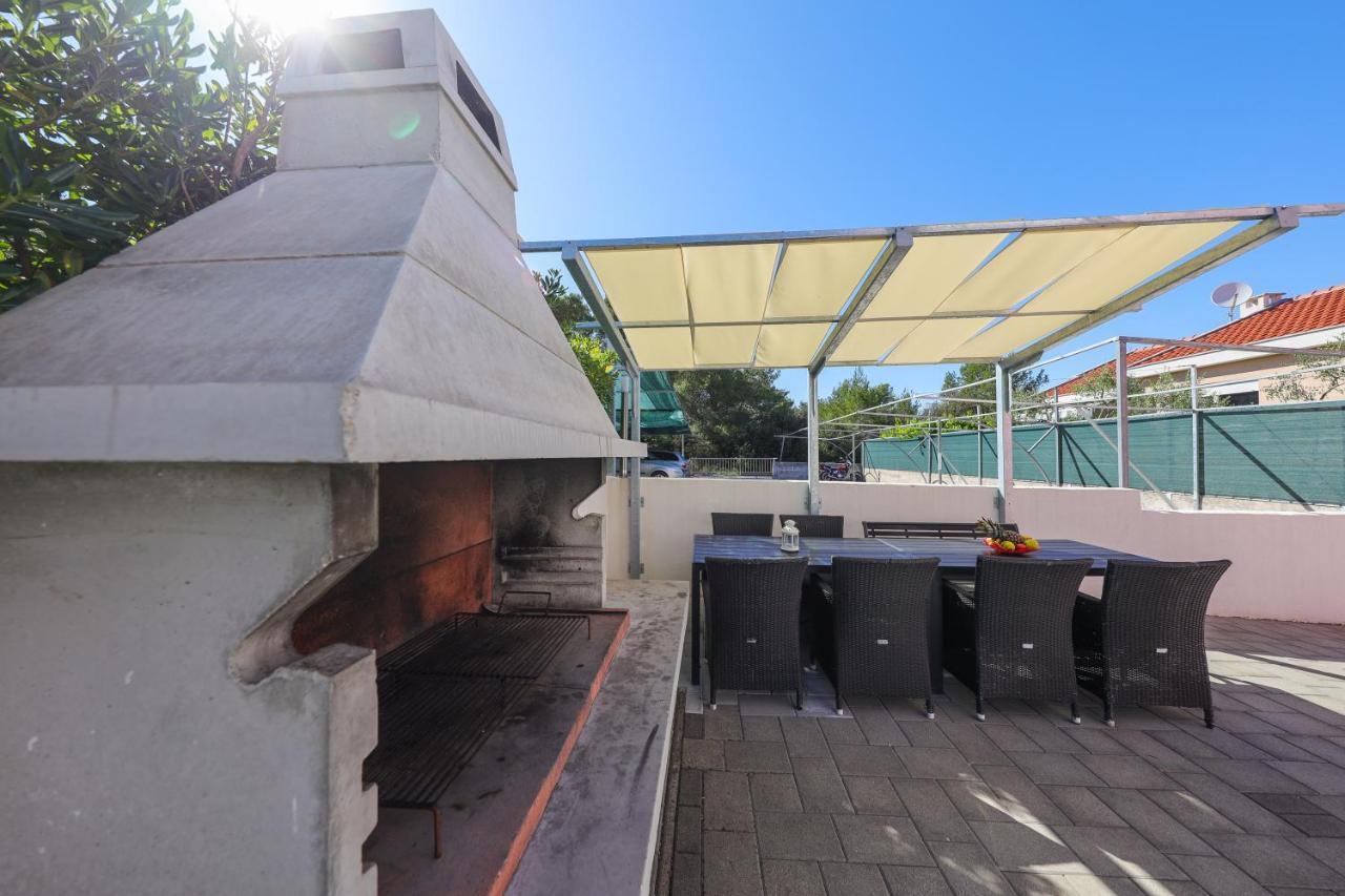 Villa Pino With Pool, Sauna & Jacuzzi Petrcane Exterior foto