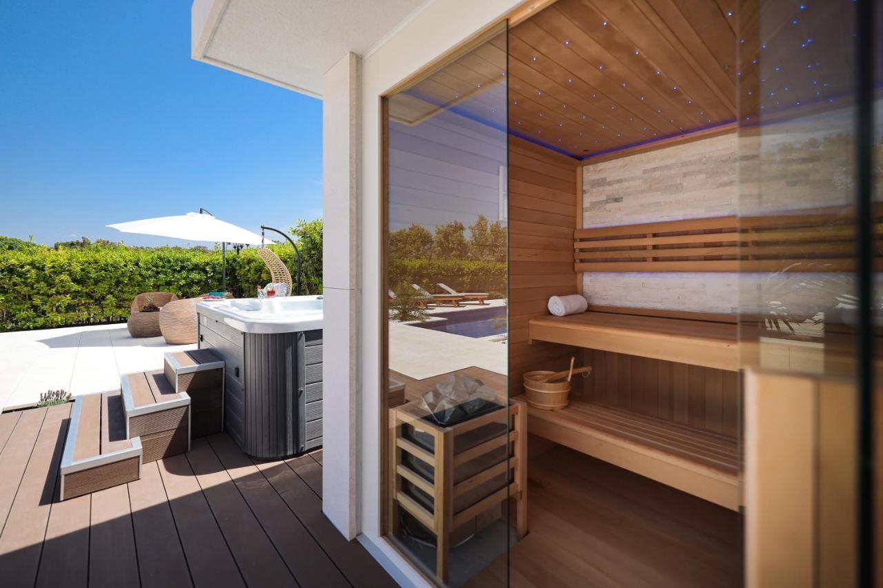 Villa Pino With Pool, Sauna & Jacuzzi Petrcane Exterior foto