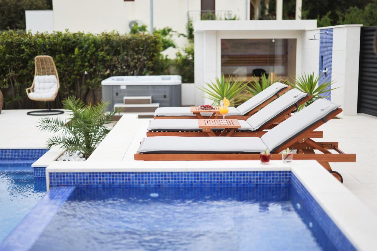 Villa Pino With Pool, Sauna & Jacuzzi Petrcane Exterior foto
