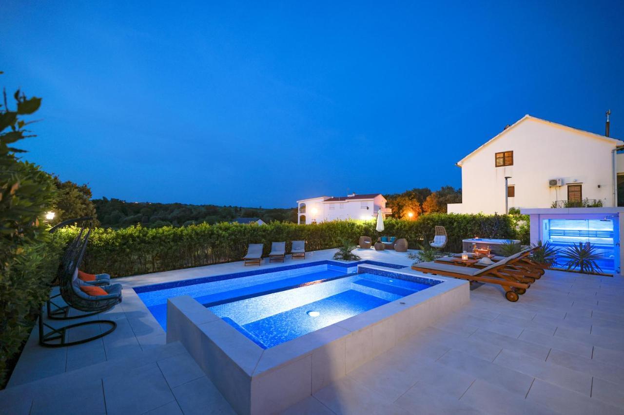 Villa Pino With Pool, Sauna & Jacuzzi Petrcane Exterior foto