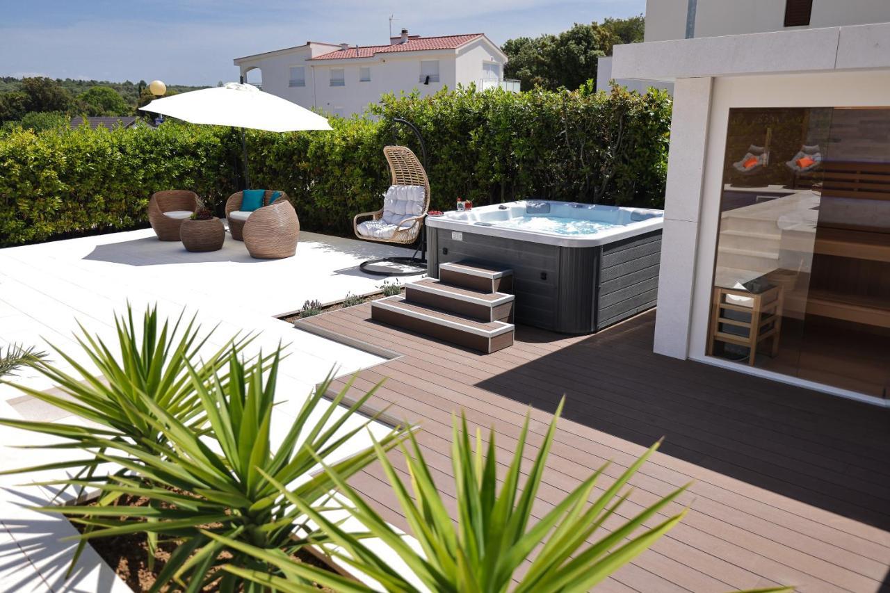 Villa Pino With Pool, Sauna & Jacuzzi Petrcane Exterior foto